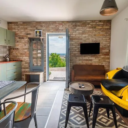 Gasthof Borarium Vendeghazak - Zenit Haz 3*